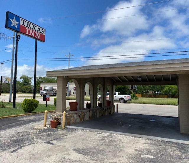 Texas Inn Seguin Esterno foto