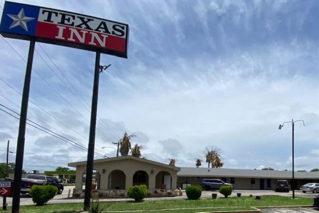 Texas Inn Seguin Esterno foto